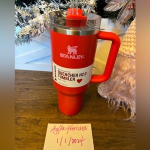 Stanley LIMITED EDITION- Valentines Release - Target Red - 40oz - no damage -NWT